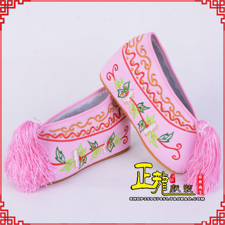 襄樊花旦鞋女绣花彩鞋 舒适款草花内高彩鞋